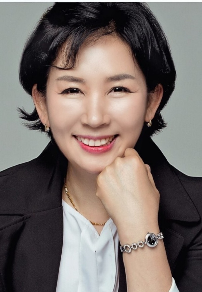 윤정숙 이사장 공개 프로필